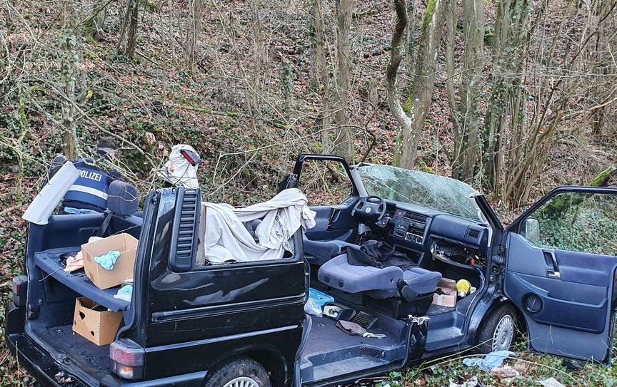 Bei einem Verkehrsunfall auf der L 108 zwischen Bockenau und Waldböckelheim ist heute Nachmittag ein 39-jähriger Mann tödlich verunglückt. Fotos: Feuerwehr