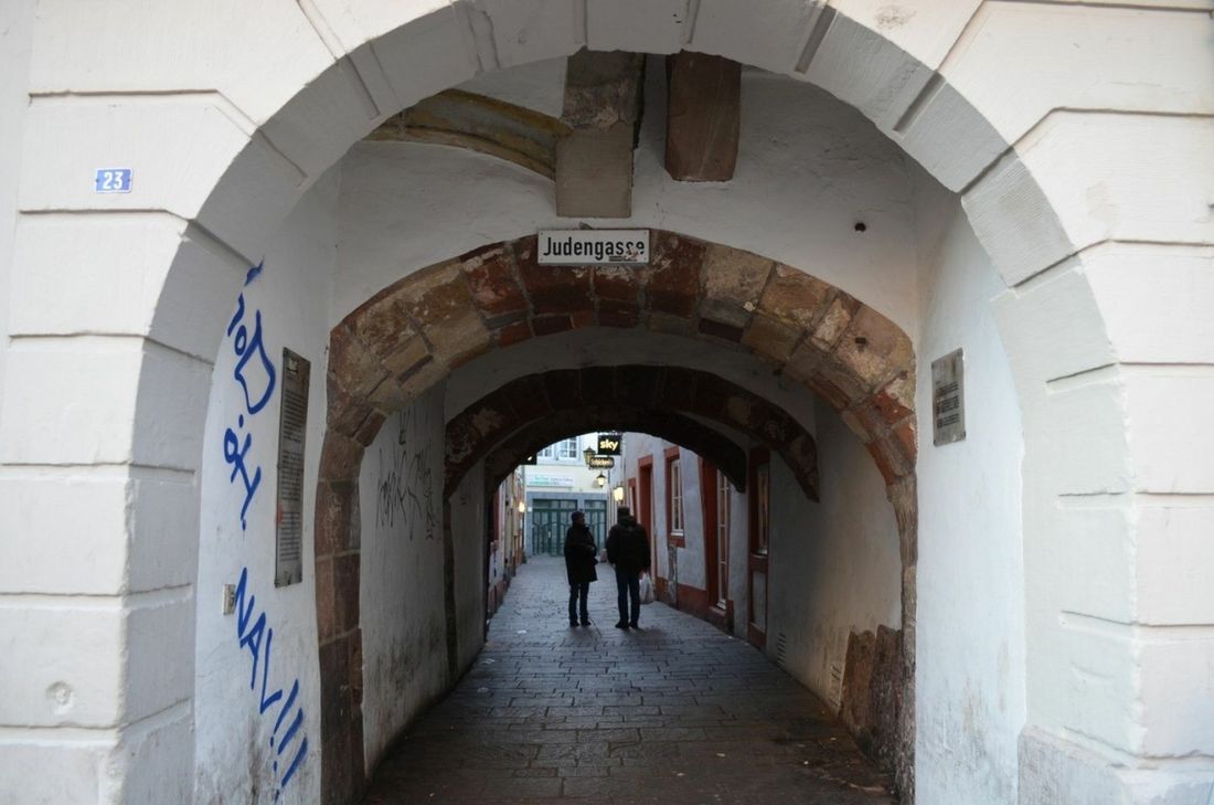 Die historische Judengasse war das Zentrum des mittelalterlichen jüdischen Viertels von  Trier. Wie sie erzählen viele Orte in der Stadt vom jüdischen Leben in der Region. Ihnen ist eine Sonderausstellung im Stadtmuseum Simeonstift vom 21. März bis 14. November gewidmet. Archivfoto: Neumann