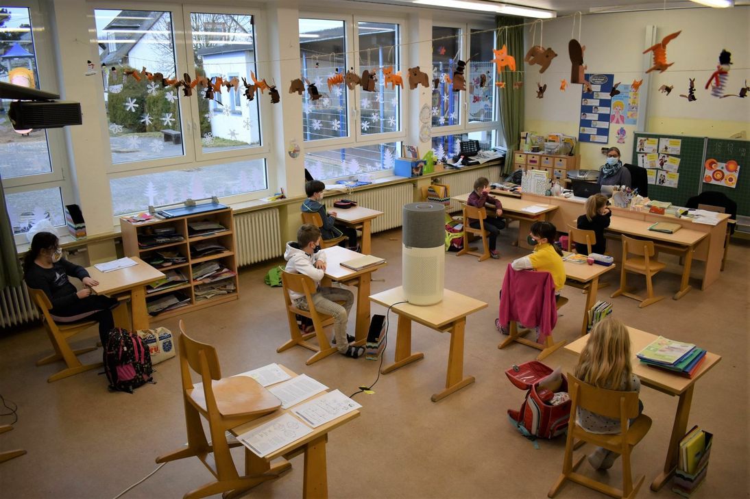 In der Grundschule in Lieg sorgen Raumluftfilter für "saubere" Luft.