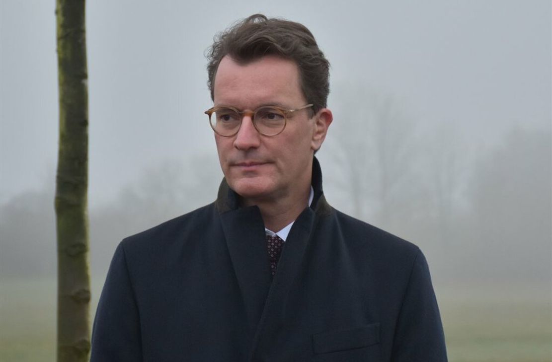 Ministerpräsident Hendrik Wüst will im nächsten Jahr wieder kommen und einen Gedenkstein einweihen.