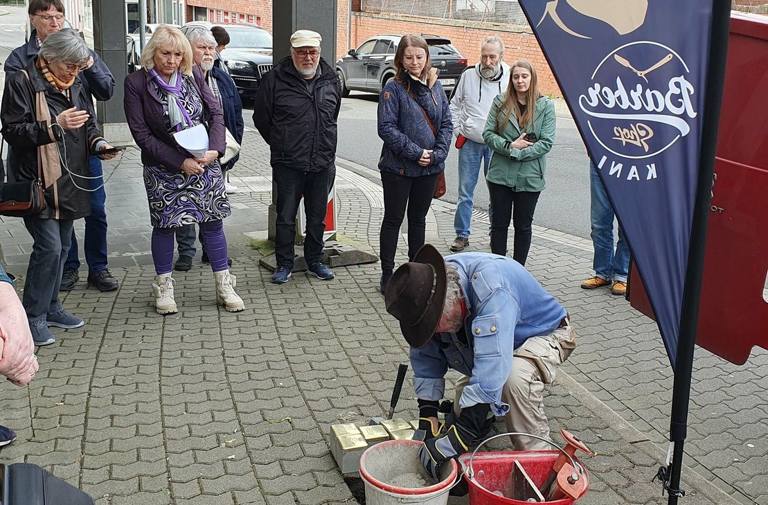 15 weitere Stolpersteine erinnern jetzt in Idar-Oberstein an Opfer des NS-Regimes.