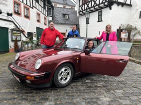 Thomas Berg (v.li), Michael Vandebosch, Karl Kaster und Jennifer Meuren hatten die »1. ADAC Classic Rallye um den Preis der Ahrquelle« vorgestellt.