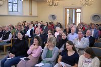 Gäste in der ehemaligen Synagoge in Schweich