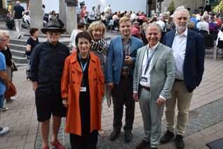 V.l.: Wolfgang Stemann (Pro-Winzkino), Schauspielerin Anke Sevenich, die künstlerische Leiterin Sabine Schultz, Programmkurator Janis Kuhnert, Stadtbürgermeister Dr. Andreas Nikolay und Kultur-Staatssekretär Prof. Dr. Jürgen Hardeck.