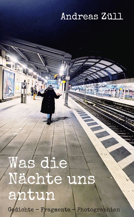 Das Buchcover zeigt einen Bahnsteig bei Nacht.