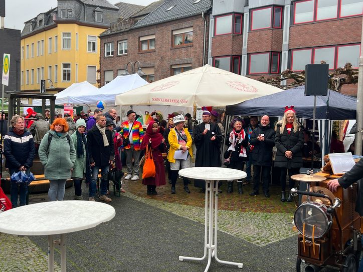 Der Elfte Elfte in Euskirchen stand unter dem Motto »Bunt macht gesund«.