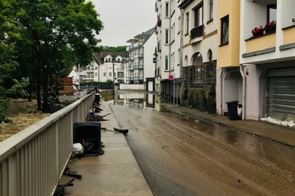 Das Hochwasser in der Bachstraße ging schon am Morgen zurück.