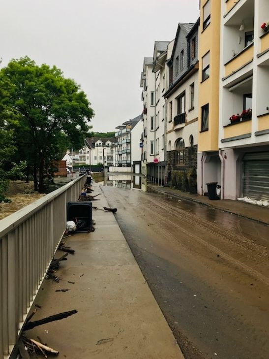 Das Hochwasser in der Bachstraße ging schon am Morgen zurück.