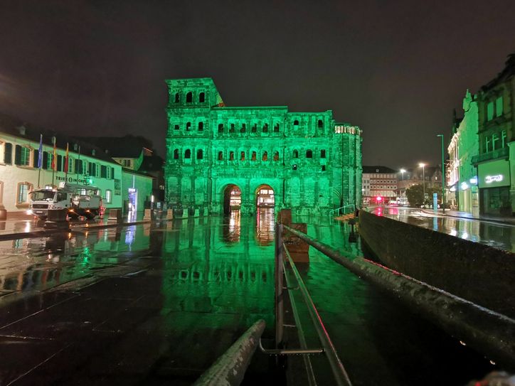 Mehr Kontur, mehr Farbe, mehr Effizienz: Die Stadtwerke Trier setzen die Porta Nigra neu in Szene. Foto: SWT