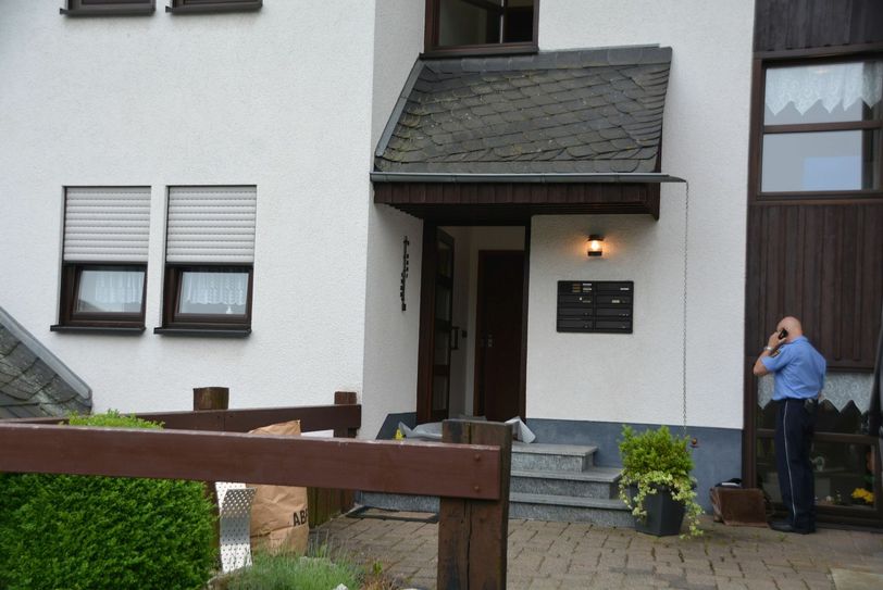 Das Haus, in dem der Sohn seine Mutter und einen Nachbarn erstach. Foto: Klaus Desinger