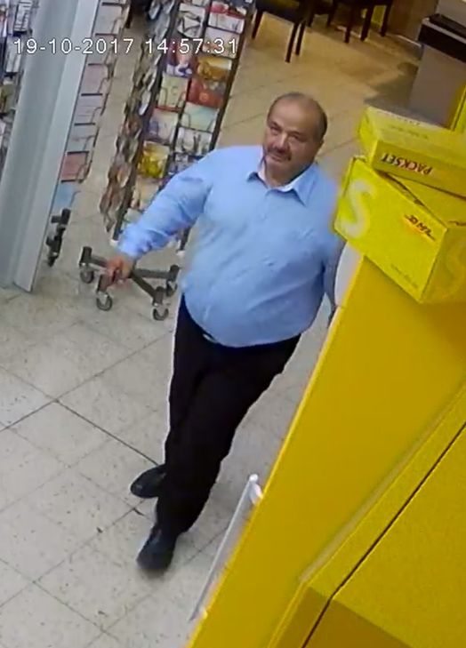 Die Polizei fahndet nach diesem Mann. Foto: Polizei