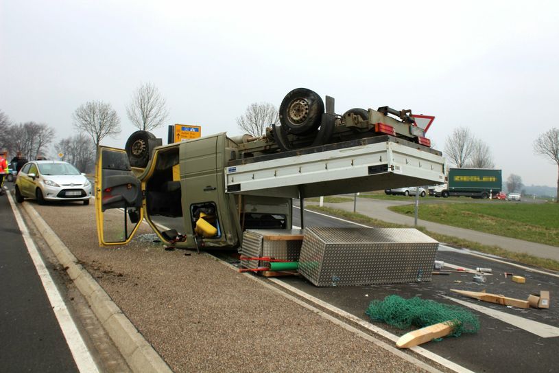 Dieser und sämtliche andere Verkehrsunfälle in den Eifelkommunen gingen im vergangenen Jahr relativ glimpflich aus - es kam niemand zu Tode. Foto: Archiv