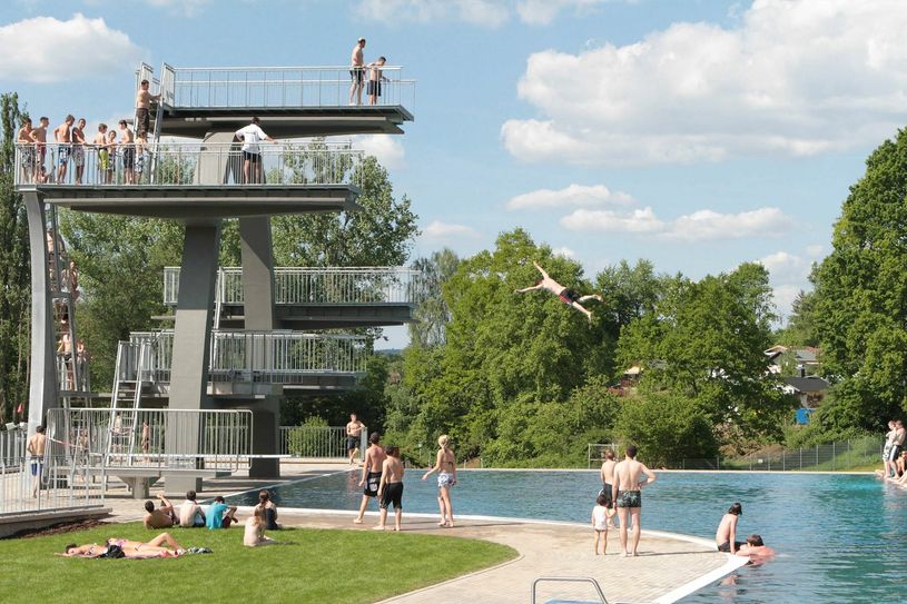 Im Südbad wurden bis Ende Juli circa 75.000 Badegäste gezählt. Foto: Symbolbild/Archiv