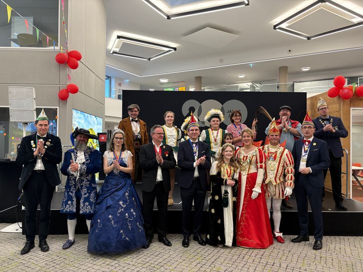 Der Vorstand der Sparkasse Trier begrüßte die Prinzenpaare der Stadt Trier, des KV Newel sowie die Waldracher Kinderprinzessin Leni in der Sparkasse Trier.