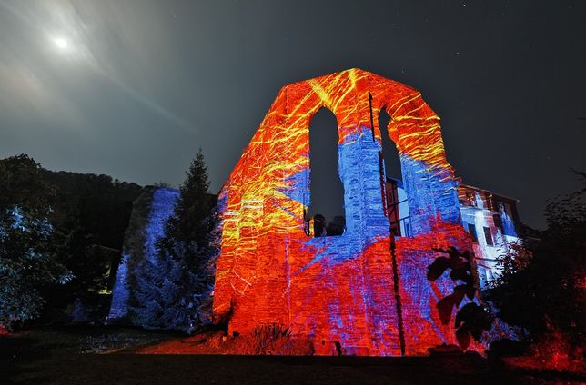 Lichtkunst bringt am nächsten Wochenende das Welterbetal, wie hier in Oberwesel, zum Strahlen.