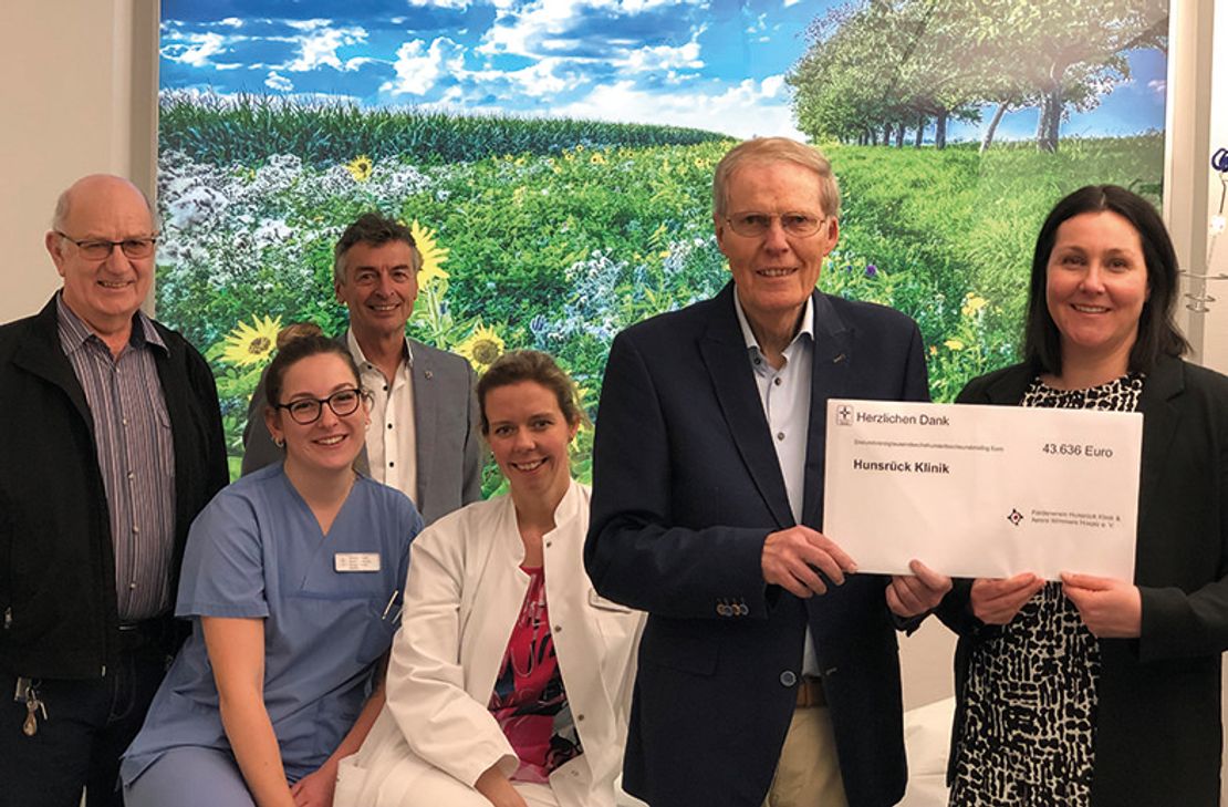 V.l.: Edwin Schneider, Ev. Kirchengemeinde Zehn Türme, Leideneck, Hanna Puzia, stellv. Pflegerische Leitung Notaufnahme, Michael Boos, stellvertretender Vorsitzender Förderverein Hunsrück Klinik und Aenne Wimmers-Hospiz, Dr. Stephanie Zang, Ärztliche Leitung Notaufnahme, Manfred Faust, Vorstandsvorsitzender Förderverein Hunsrück Klinik und Aenne Wimmers Hospiz, Susanne Christ, Krankenhausdirektorin Hunsrück Klinik-