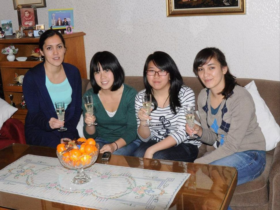 Ausländische Stundenten verbringen mit Gastfamilien Weihnachten in der Eifel.