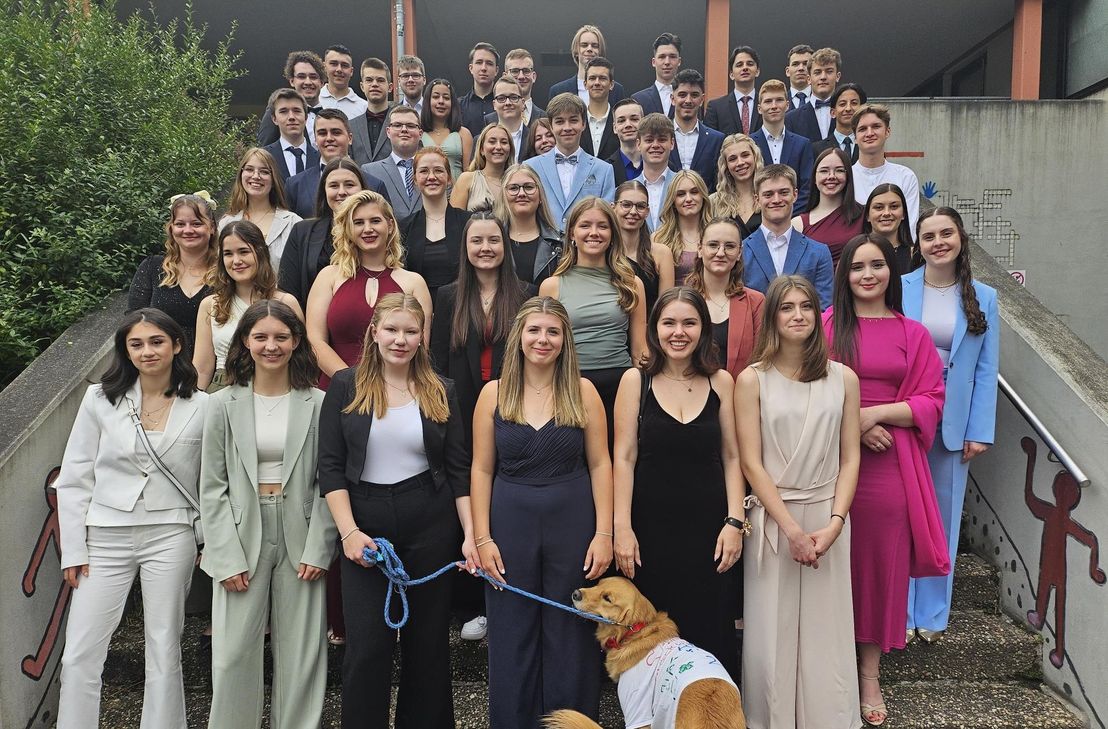 Glückliche Abiturienta.