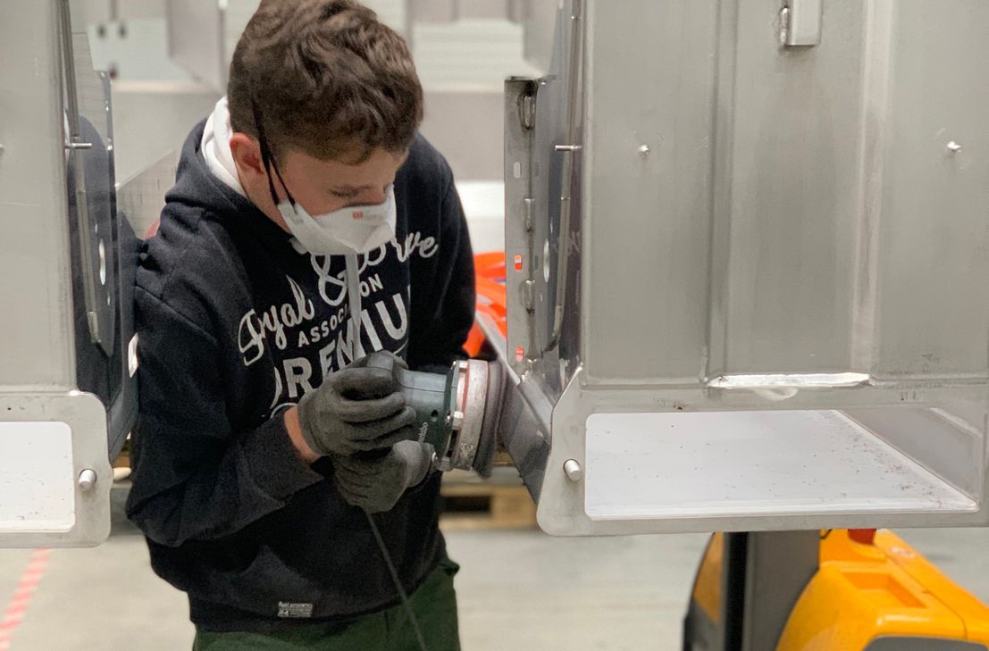 Die Jugendlichen erhalten Einblicke in einem Betrieb ihrer Wahl.