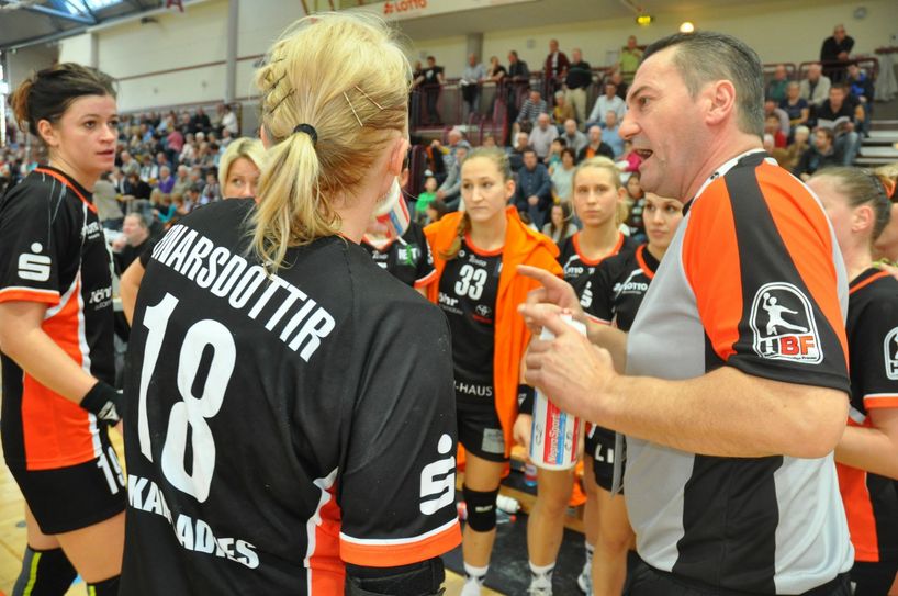 Trotz einer guten Leistung war Caslav Dincic nicht immer mit seinen "Ladies" zufrieden.