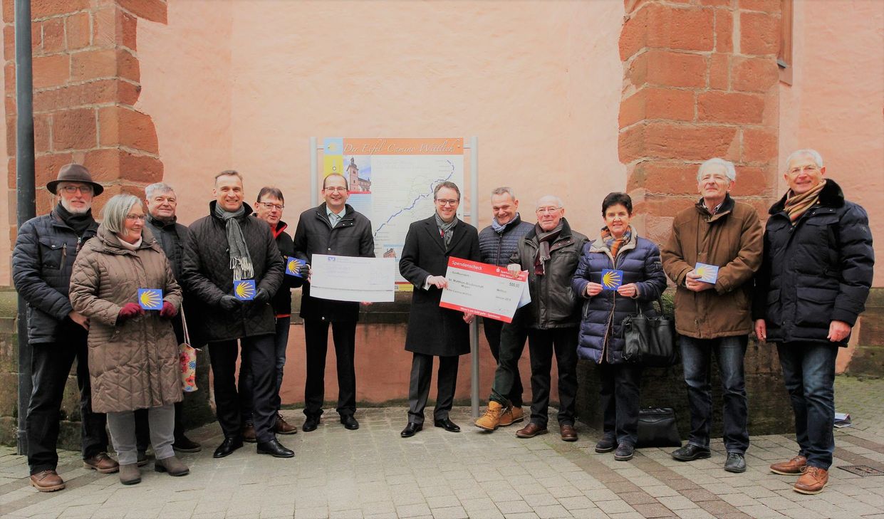 Offizielle Übergabe der Hinweistafel Eifel-Camino in Wittlich. Foto: Verena Kartz