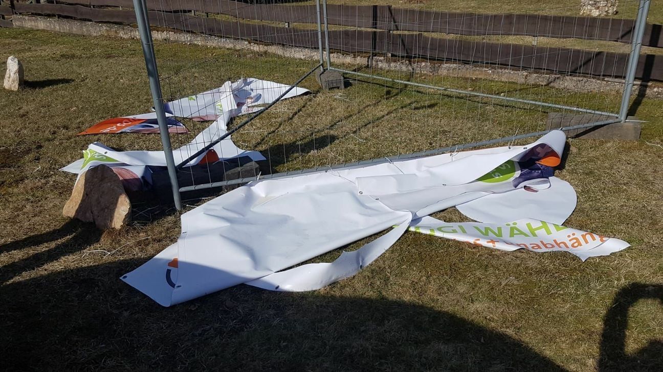 Zwei Werbebanner wurden mutwillig zerstört. Foto: privat