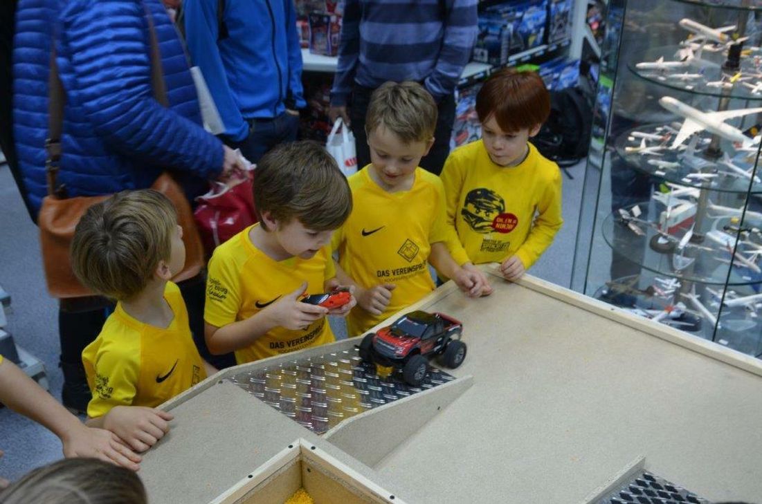 sowie Organisationsleiter Uli Görgen (TuS Pallien) und Vereinsvorsitzender Wolfgang Hohenbild (TuS Pallien). Foto: Finkenberg