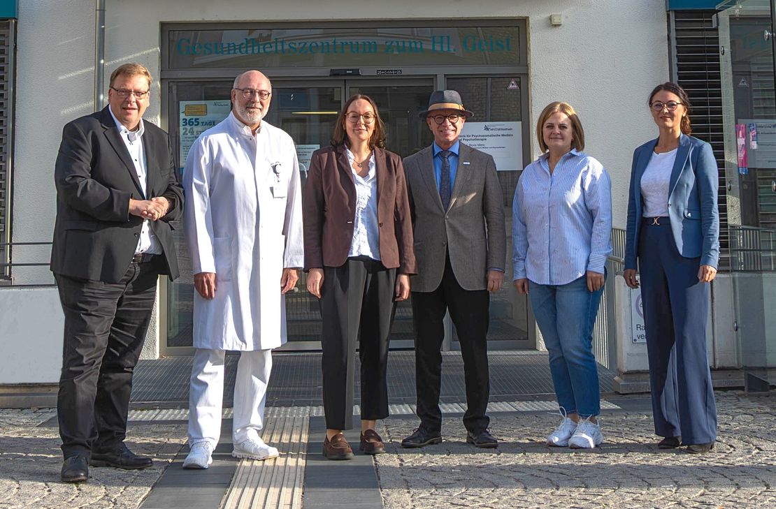 Bekräftigten ihre Unterstützung für die Weiterentwicklung des Krankenhauses zu einem sektorenübergreifenden Versorger, zu einer sogenannten Regioklinik (von links): Pastor Stefan Dumont, Vorsitzender der Stiftung „Hospital zum Heiligen Geist“,  Dr. med Andreas Mulfinger, Ärztlicher Direktor des Heilig Geist Krankenhauses und Chefarzt Innere Medizin, Alexandra Kiauk, Geschäftsführerin des GK-Mittelrhein, Boppards Bürgermeister Jörg Haseneier, Natalia Stuckert, Pflegedirektorin, und Eva Reichert, Kaufmännische Direktorin des Krankenhauses Heilig Geist.