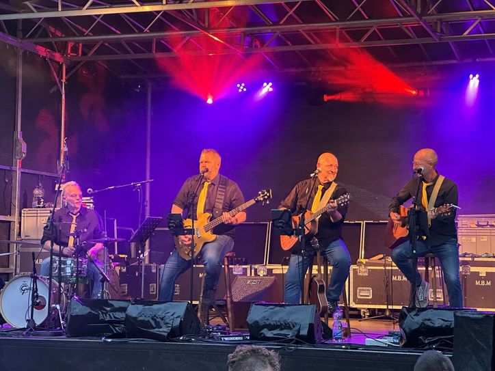 "Die Goldenen Reiter" zeigten, dass die Songs der Neuen Deutschen Welle längst Klassiker sind, die auch "unplugged" ihre Wirkung nicht verfehlen.