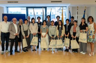 Die 19. Jugenddelegation aus der japanischen Partnerstadt Ome wurde am 17. August 2026 in der Stadthalle begrüßt.