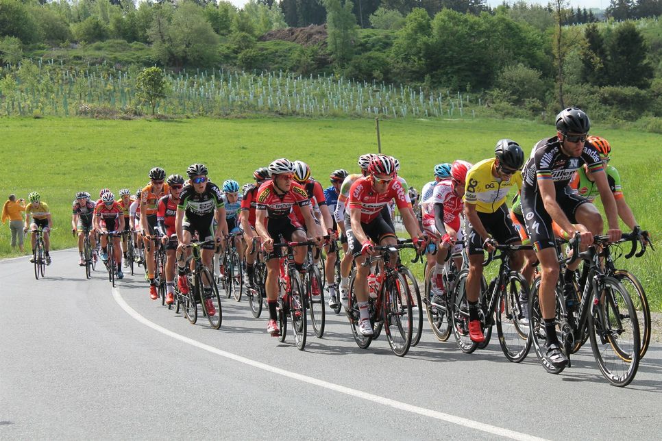 Der belgische Radklassiker »Triptyque Ardennais« führt wieder durch die Gemeinde Hellenthal. Bei diesem Rennen waren schon viele Athleten dabei, die später berühmt wurden. Sieger 1998 war etwa Ivan Basso ...