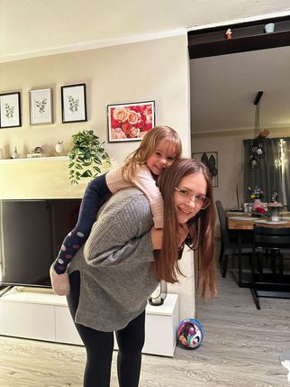 Mutter Jenny B. mit ihrer Tochter Emily.