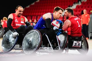 Beim Länderspiel in Wittlich treffen Tempo, Taktik und harte Zweikämpfe aufeinander.