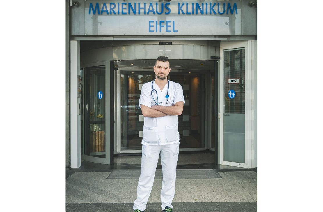 Dr. Mohamed Fawzi Kazaz arbeitet im Marienhaus Klinikum und möchte Hausarzt in der Eifel werden.