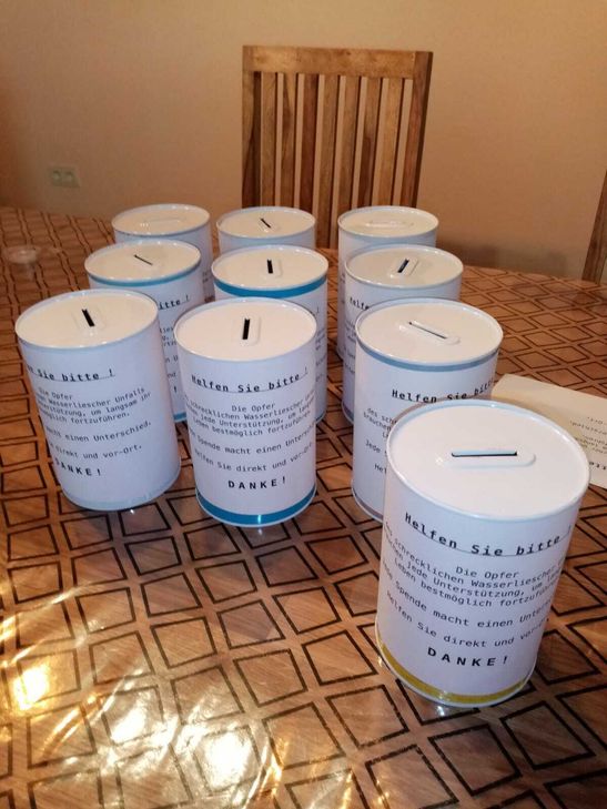 In zahlreichen Geschäften sind Spendendosen für Tim platziert. Foto: Privat