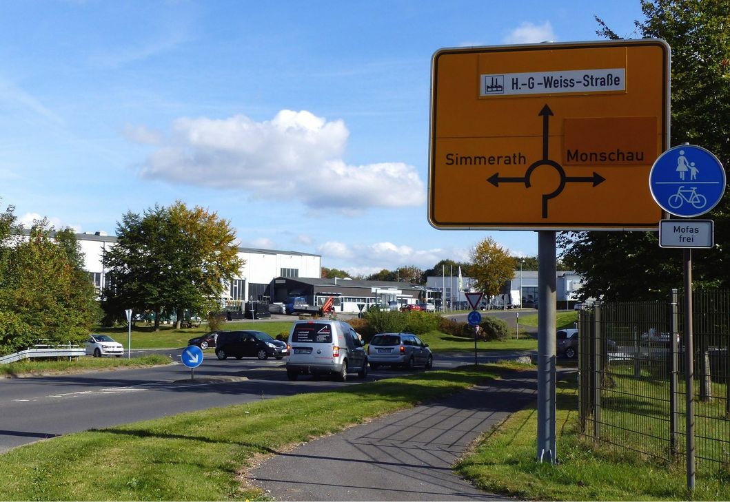 Freie Flächen in Gewerbegebieten- wie hier in Imgenbroich/Rollesbroich/Simmerath - sind Mangelware. Die zehn Kommunen und die Städteregion setzen deshalb für die Zukunft auf ein gemeinsames Vorgehen. In den Eifelkommunen Roetgen, Simmerath und Monschau kommt man auf einen ungedeckten Flächenbedarf von 21,8 Hektar.  Fotos: Hoffmann