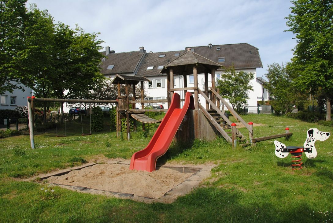 Auf den Mayener Spielplätze darf wieder gerutscht, geschaukelt und gespielt werden – Abstandsregeln sind aber auch hier zu beachten! Foto Jennifer Bohse/Stadt Mayen