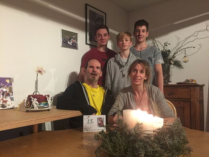 "Gemeinsam schaffen wir es": Stefan Berns und Heike Moll mit ihren Söhnen Lukas, Leon und Philipp.