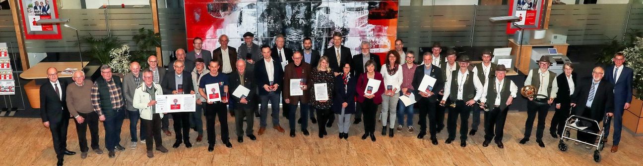 Die Kreissparkasse Bitburg-Prüm hat den Deutschen Bürgerpreis verliehen. Foto:  KSK