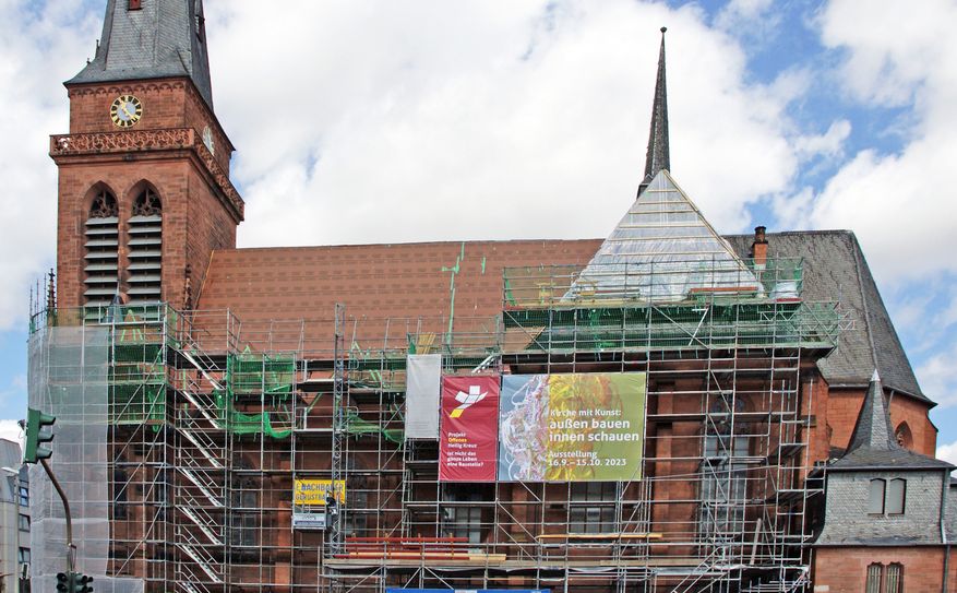Ist nicht das ganze Leben eine Baustelle? Die Pfarrei Heilig Kreuz nutzt die Sanierungszeit für eine Ausstellung mit zahlreichen Begleitaktionen.