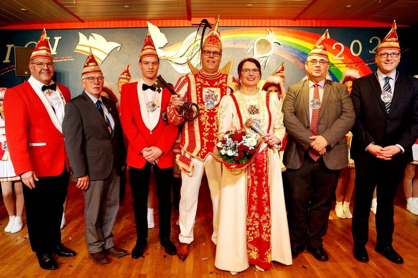 von links nach rechts: 
Stefan Becker, Edwin Endres (Kulturträger), Max Molz, Prinz Rüdiger I., Prinzessin Barbara I., Ortsvorsteher Johannes Lehnert, Stadtbürgermeister Lars Rieger.