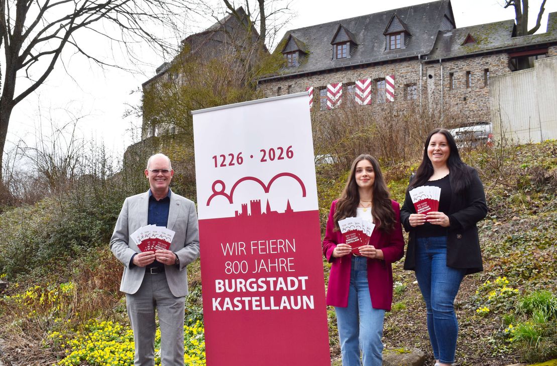 Von links: Christian Keimer, Theresa Hammel und Saskia Müller stellen den Fahrplan für das Jubiläumsjahr vor.