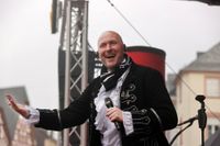 Impressionen von der Prinzenpaarproklamation auf dem Trierer Hauptmarkt an Weiberfastnacht