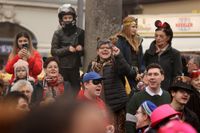 Impressionen von der Prinzenpaarproklamation auf dem Trierer Hauptmarkt an Weiberfastnacht