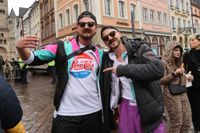 Impressionen von der Prinzenpaarproklamation auf dem Trierer Hauptmarkt an Weiberfastnacht