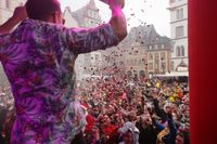 Impressionen von der Prinzenpaarproklamation auf dem Trierer Hauptmarkt an Weiberfastnacht