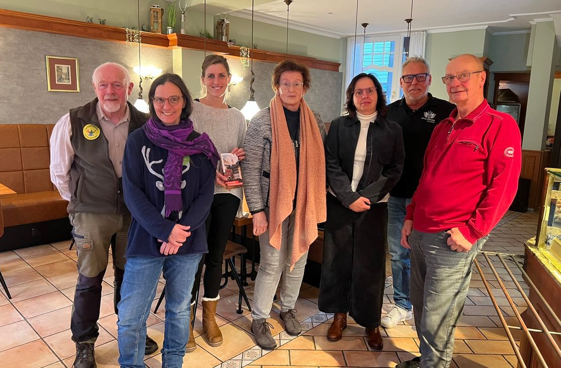 Die Organisatoren und Aussteller des Monschauer Weihnachtsmarktes freuen sich auf die Adventszeit, die in der Altstadt weit mehr als nur Budenzauber zu bieten hat.