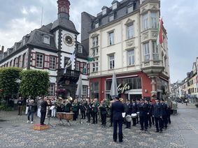 Das Schützenständchen vor dem Alten Rathaus ist immer ein besonderer Teil des Schützenfestes der St. Sebastianus Schützengesellschaft 1280 e.V.