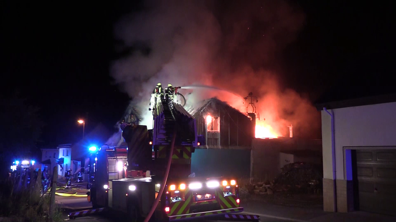 Nächtlicher Brand in der Kreisstadt. Foto: Turina