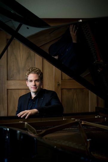 Joseph Moog, einen der renommiertesten jungen Pianisten Europas, hat die künstlerische Leitung des "Konz Musik Festival" übernommen. Foto: Veranstalter